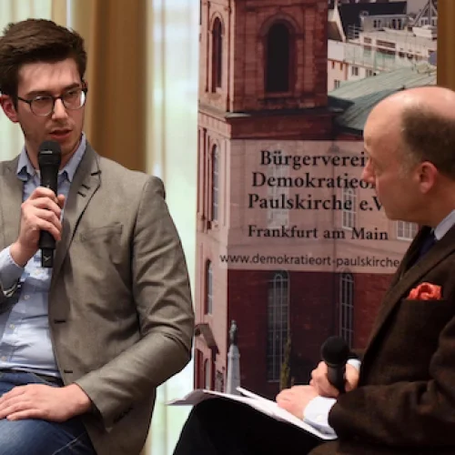 Ansgar Kemmann vom Bürgerverein (rechts) im Gespräch mit Joshua Dahlmanns, Vorstandssprecher der Jungen Deutschen Philharmonie