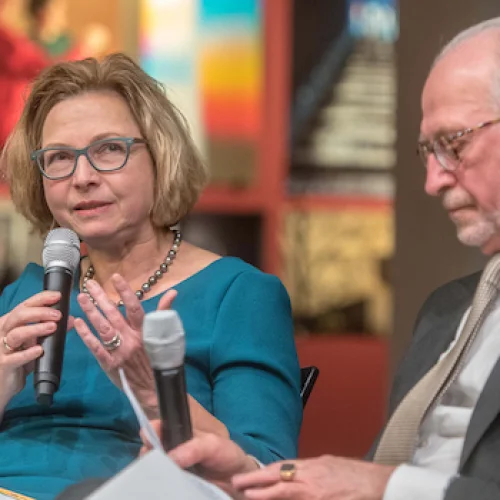 Bettina M. Wiesmann mit Prof. Dr. Roland Kaehlbrandt